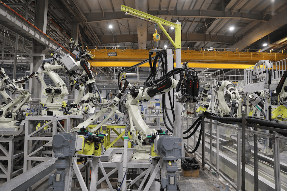 长安汽车数智工厂正式挂牌 阿维塔07成为首款下线车型